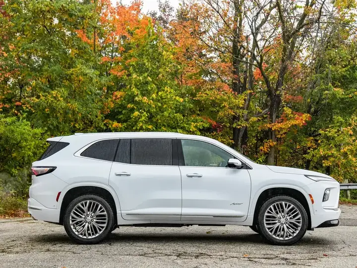 Buick Enclave 2027 photo 5