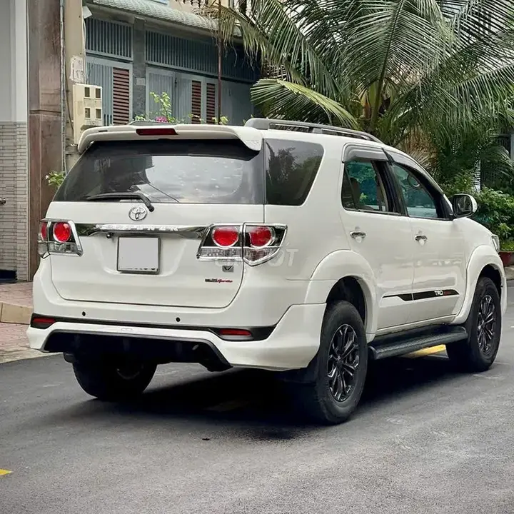 Toyota Fortuner 2015 photo 4