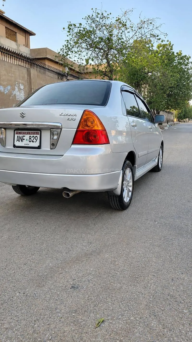 Suzuki Liana