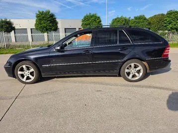 Mercedes-Benz C-Class 2004 photo 3