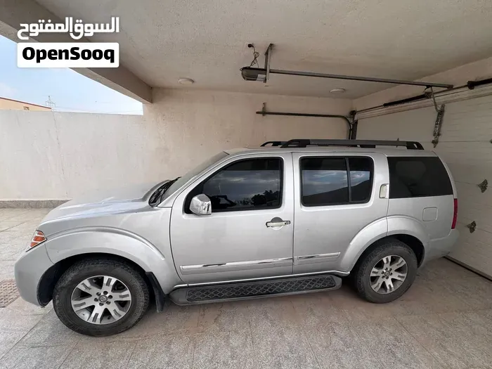 Nissan Pathfinder 2008 photo 2