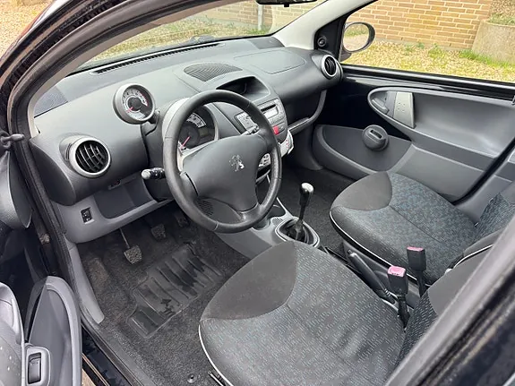 Peugeot 107 2010 photo 3