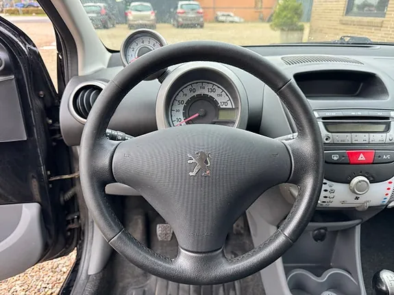 Peugeot 107 2010 photo 5
