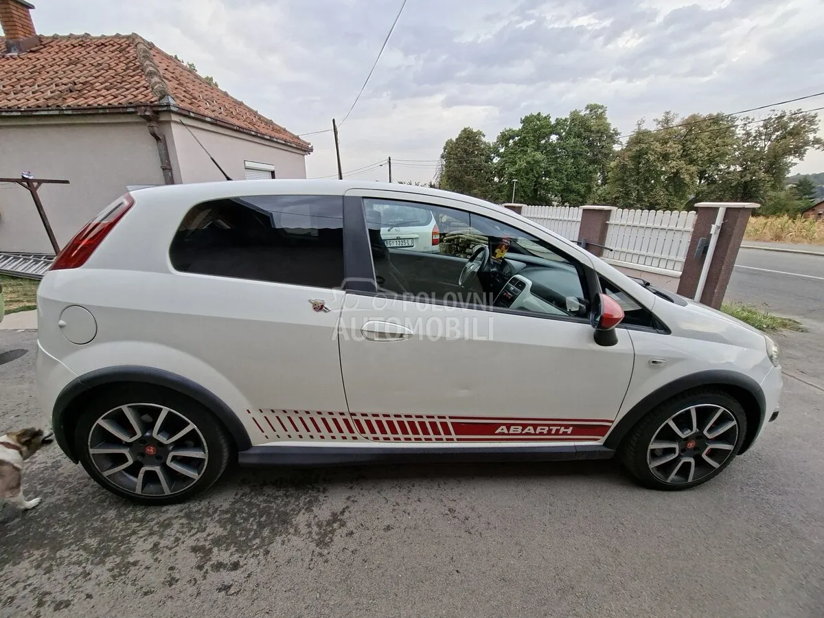 Fiat Grande Punto 2009 photo 4