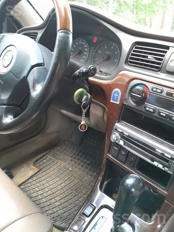 Subaru Outback 2003 photo 2