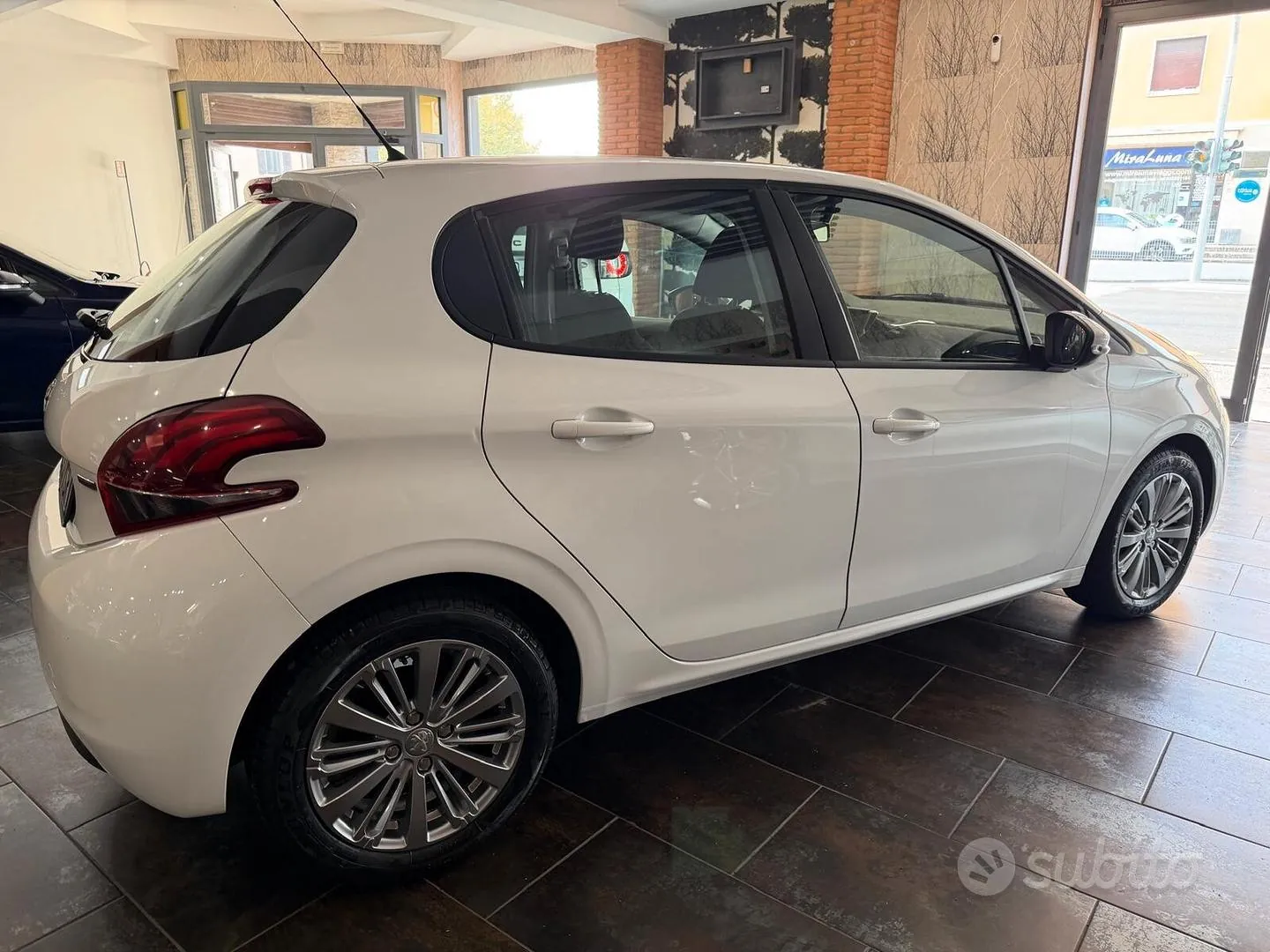 Peugeot 208 2016 photo 5