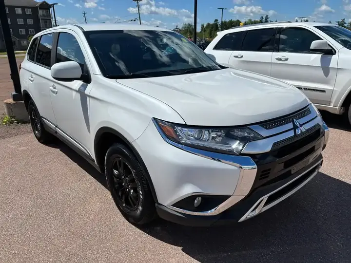 Mitsubishi Outlander 2020 photo 3