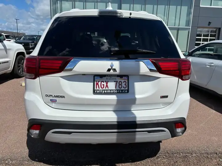 Mitsubishi Outlander 2020 photo 4