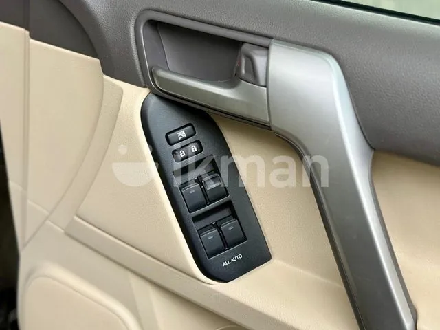 Toyota Land Cruiser Prado 2023 photo 4