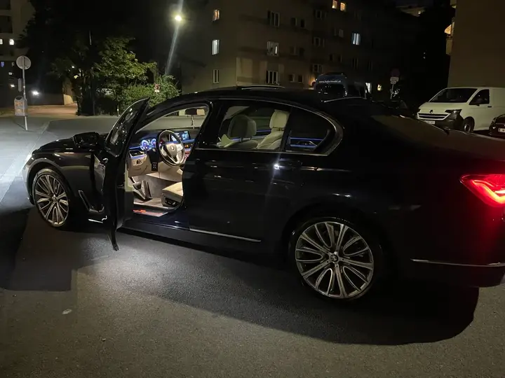 BMW 7 Series 2016 photo 3