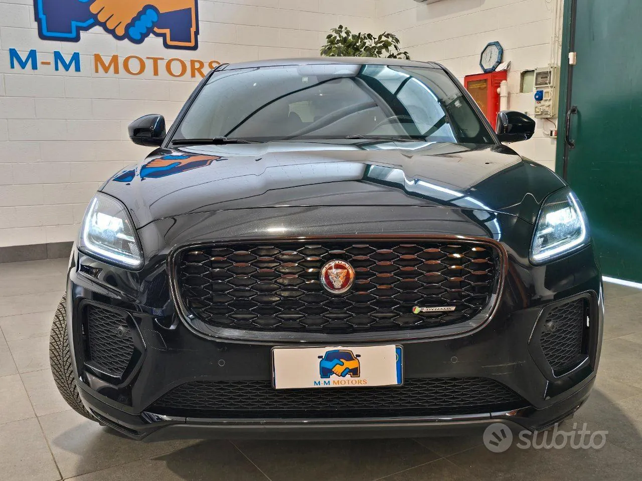 Jaguar E-Pace 2023 photo 2
