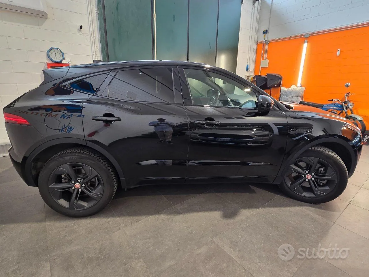 Jaguar E-Pace 2023 photo 4