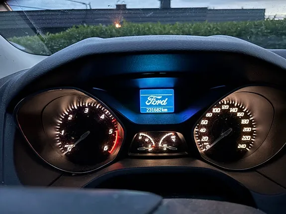Ford Focus 2012 photo 2