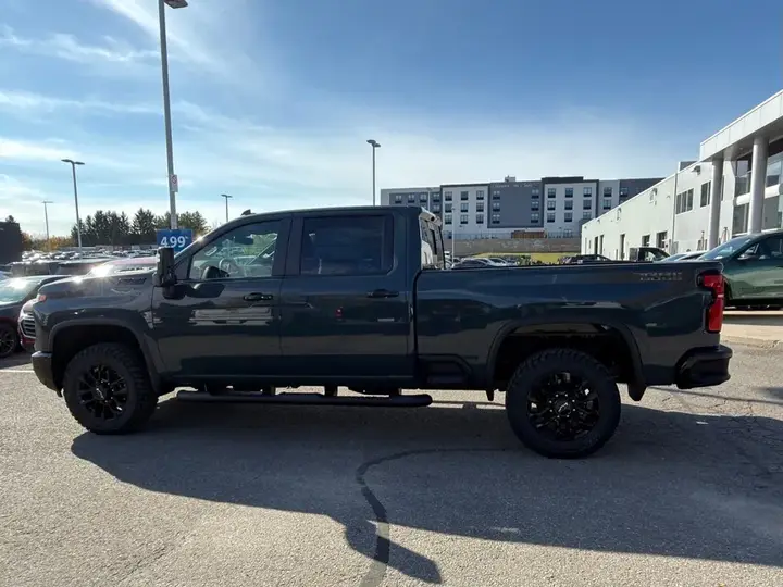 Chevrolet Silverado 2500 2026 photo 2