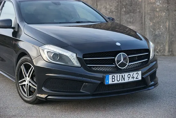 Mercedes-Benz A180 2015 photo 3