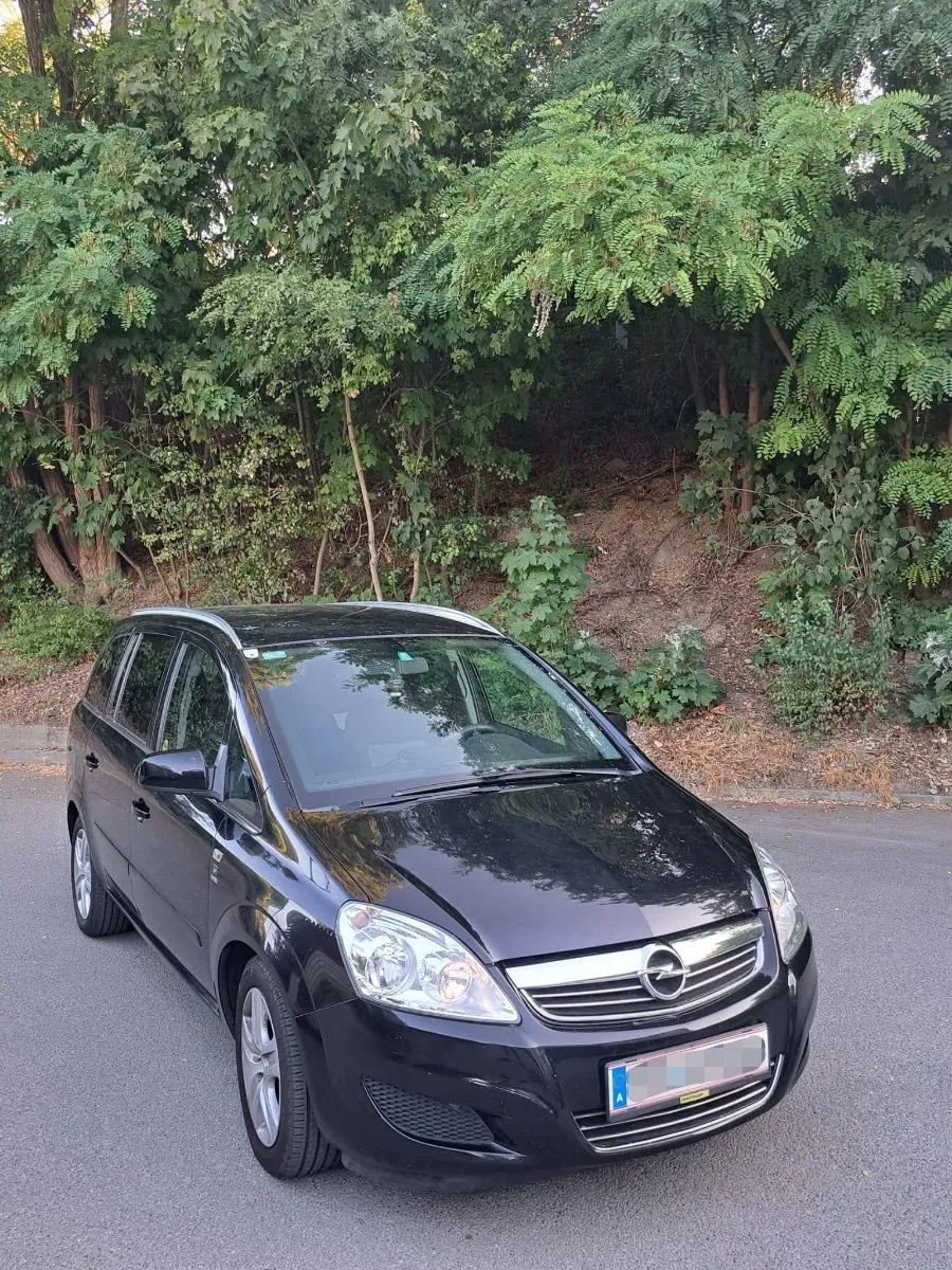 Opel Zafira 2010 photo 2