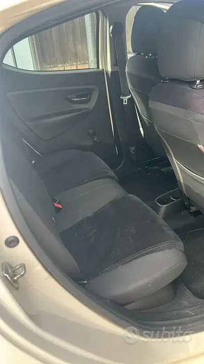 Lancia Ypsilon 2011 photo 4