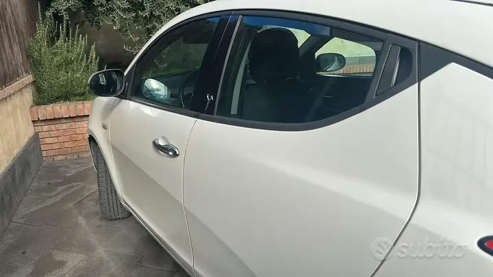 Lancia Ypsilon 2011 photo 5