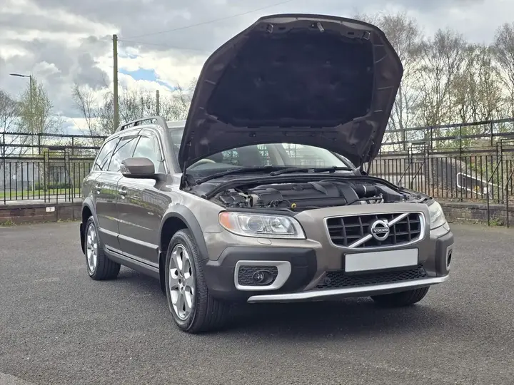 Volvo Xc70 2010 photo 2