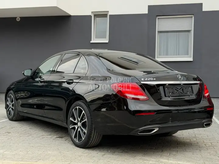 Mercedes-Benz E 220 2017 photo 3