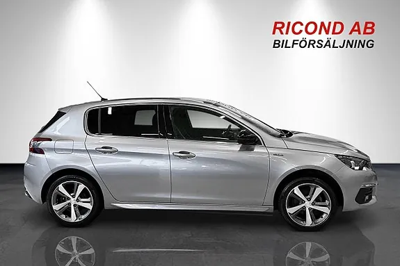 Peugeot 308 2020 photo 2