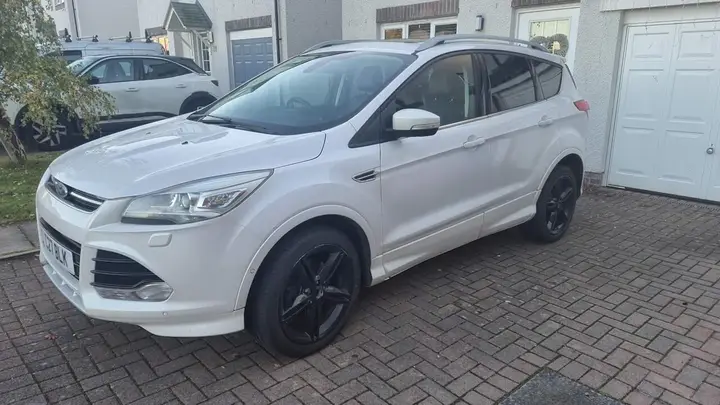 Ford Kuga 2015 photo 2