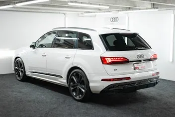 Audi Q7 2025 photo 4