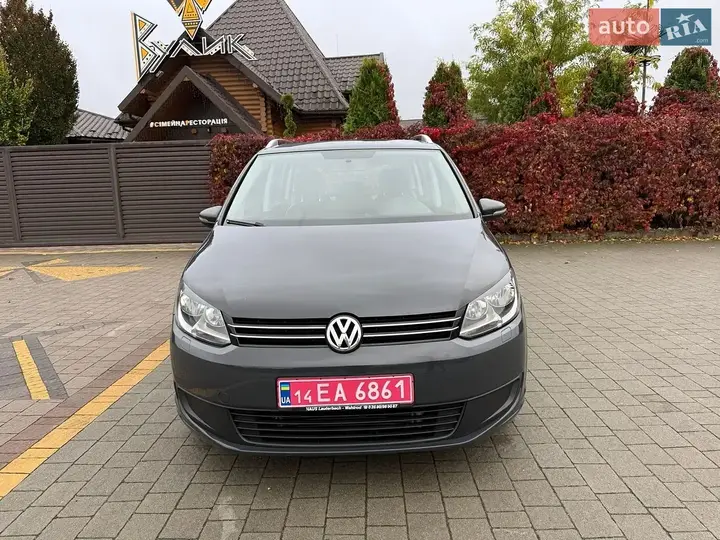 Volkswagen Touran 2015 photo 2