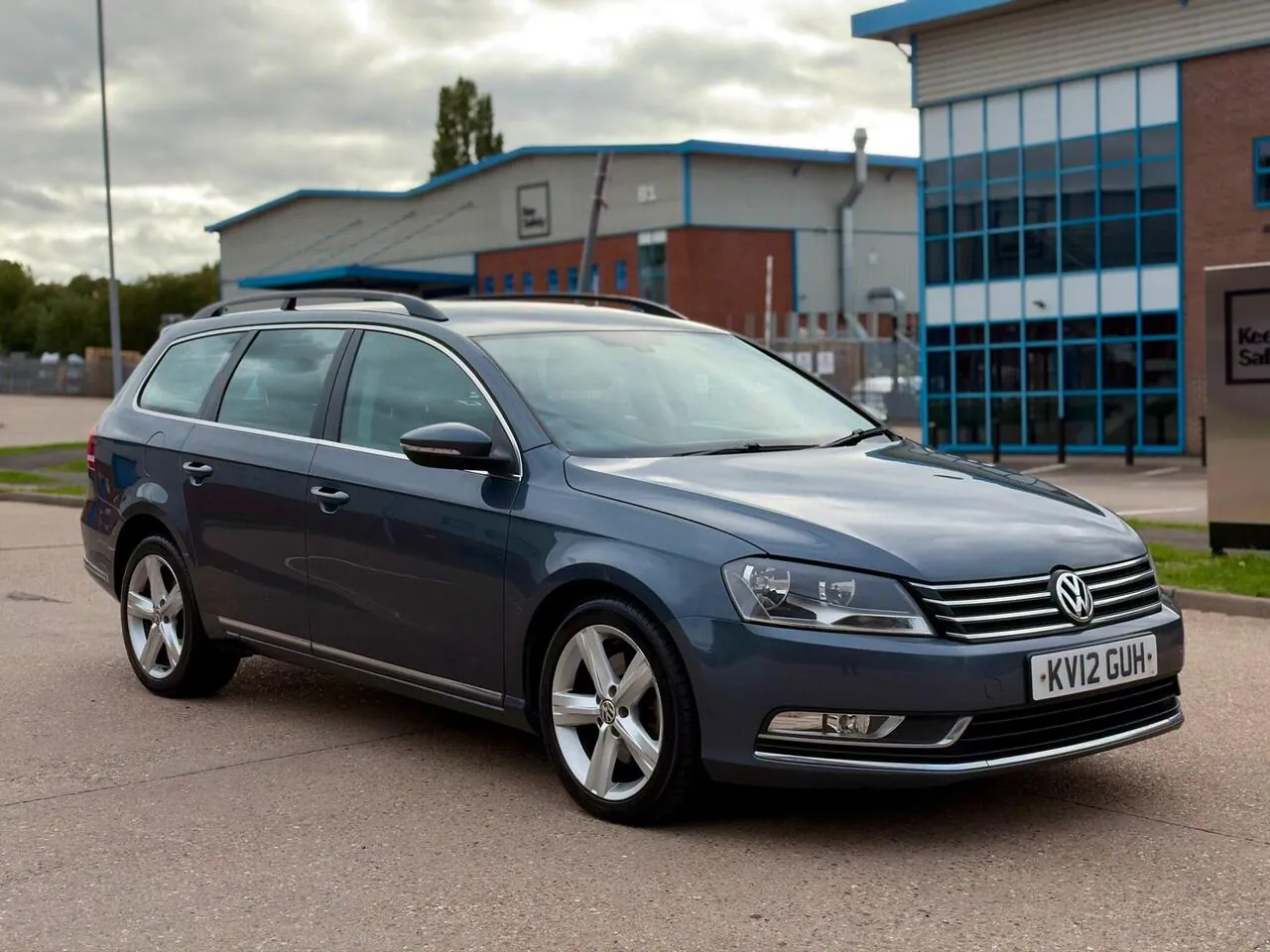 Volkswagen Passat 2012 photo 2