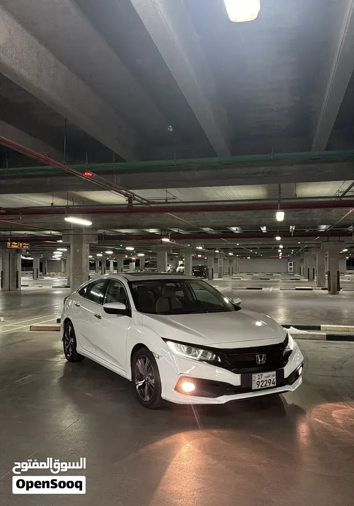 Honda Civic 2020 photo 2