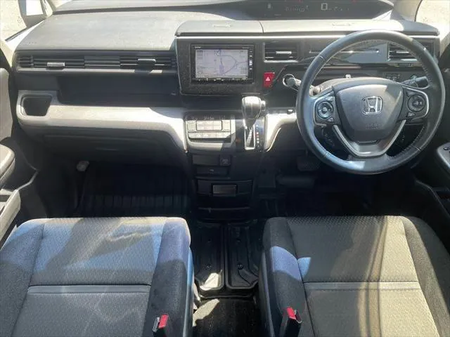 Honda Stepwgn 2018 photo 3