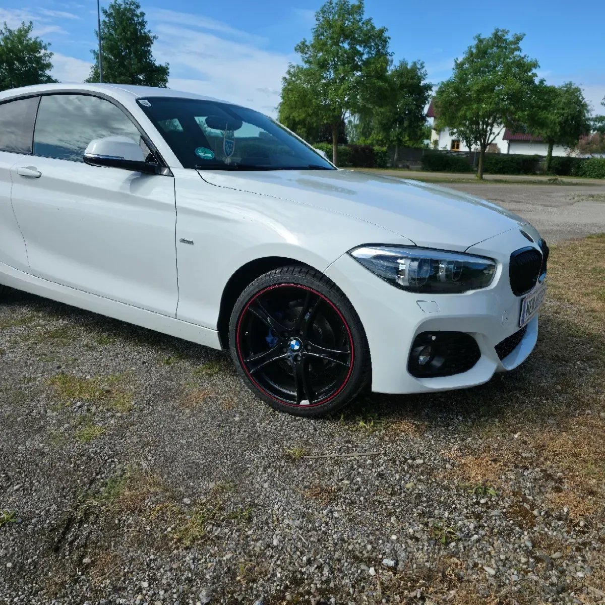 BMW 1 Series 2018 photo 2
