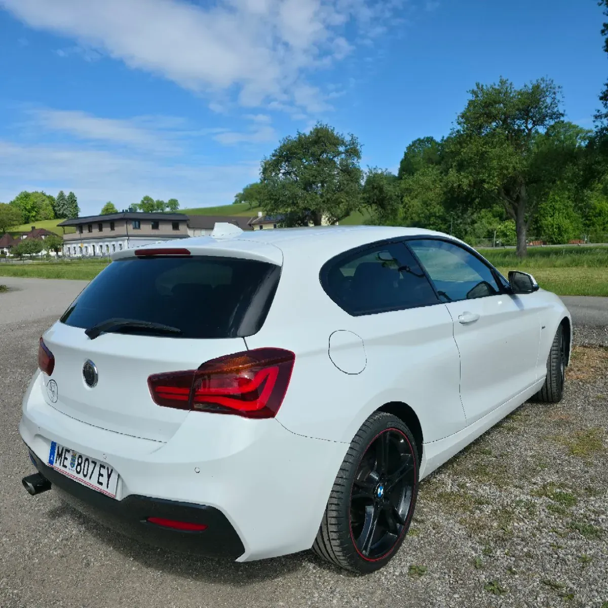 BMW 1 Series 2018 photo 3