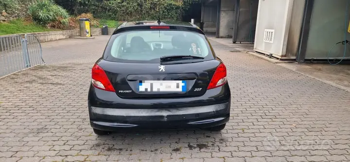 Peugeot 207 2010 photo 4