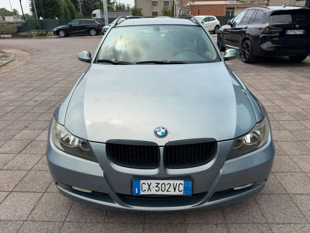 BMW 320D 2005 photo 2