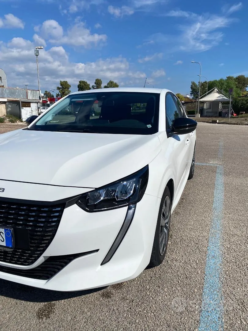 Peugeot 208 2023 photo 4
