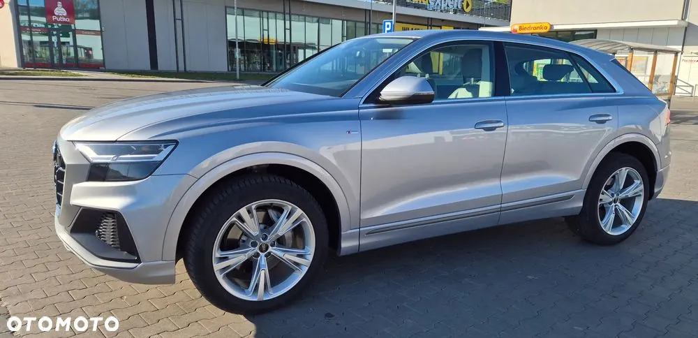 Audi Q8 2021 photo 2