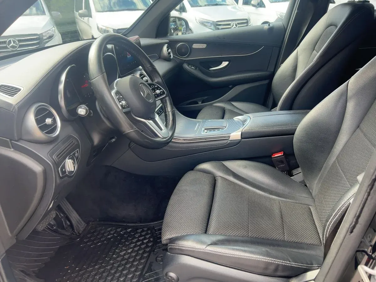Mercedes-Benz Glc-Class 2019 photo 2
