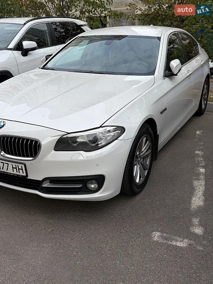 BMW 5 Series 2016 photo 2