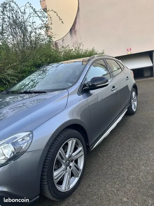 Volvo V40