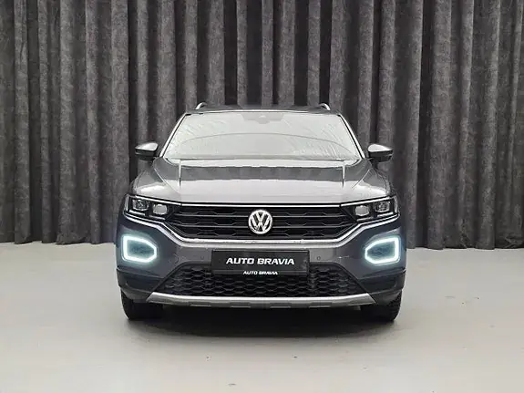 Volkswagen T-Roc 2018 photo 2