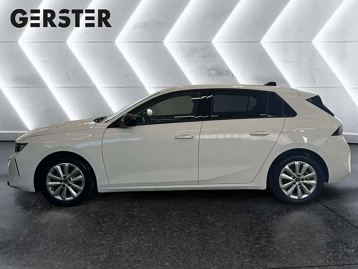 Opel Astra 2023 photo 3