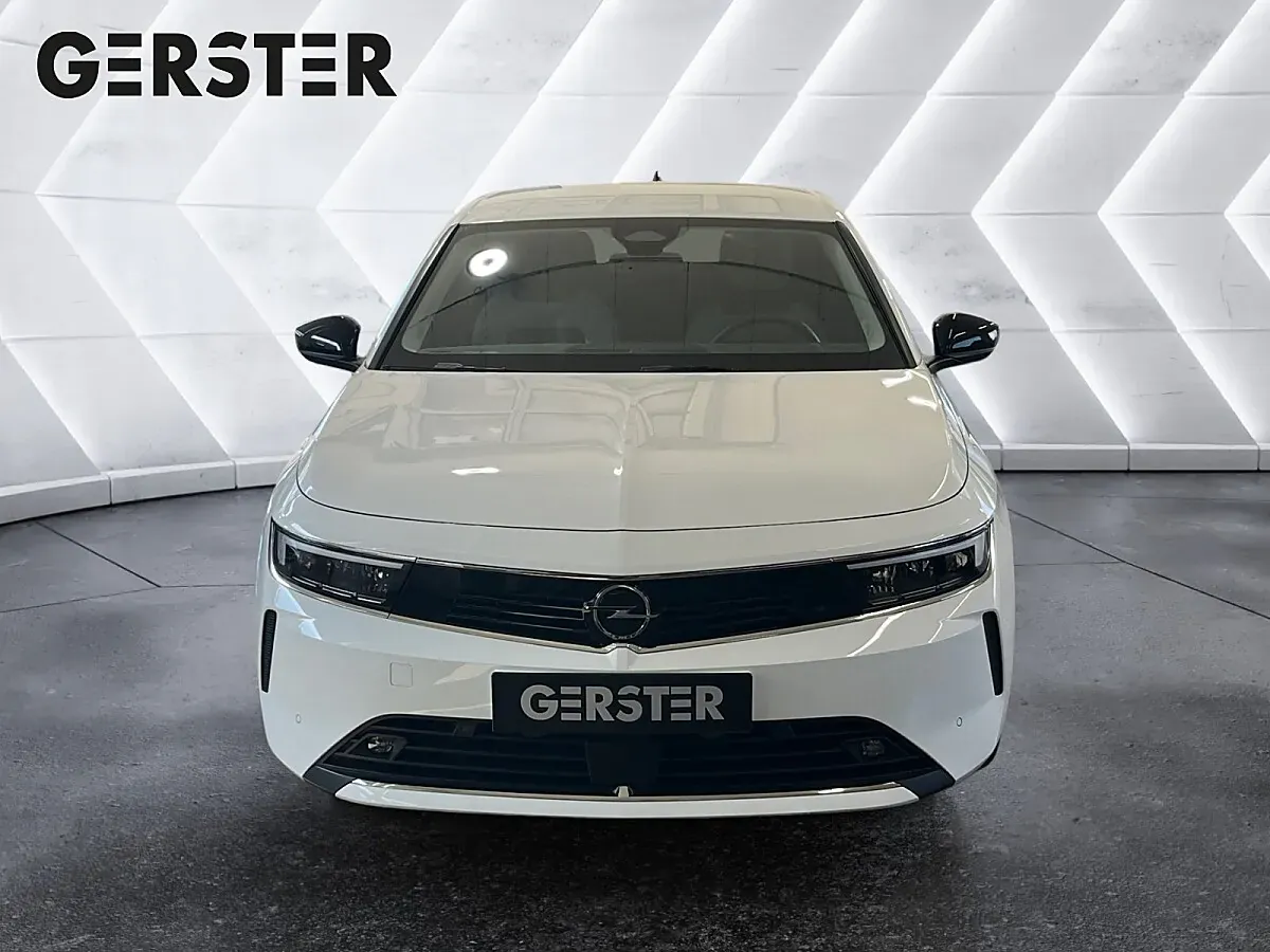 Opel Astra 2023 photo 2