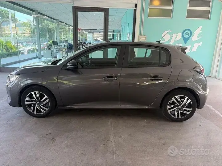 Peugeot 208 2023 photo 2