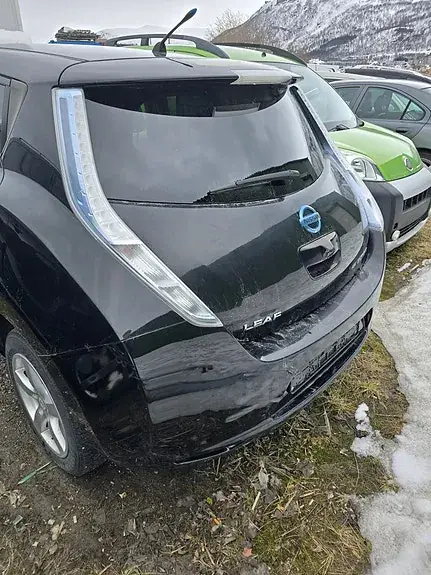 Nissan Leaf 2012 photo 2