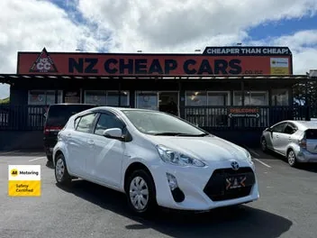 Toyota Aqua 2015 photo 2