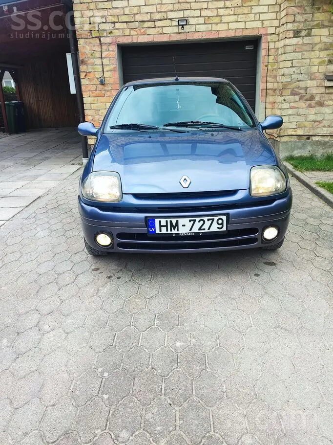 Renault Clio 2000 photo 3