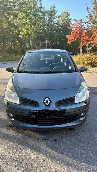 Renault Clio 2006 photo 2
