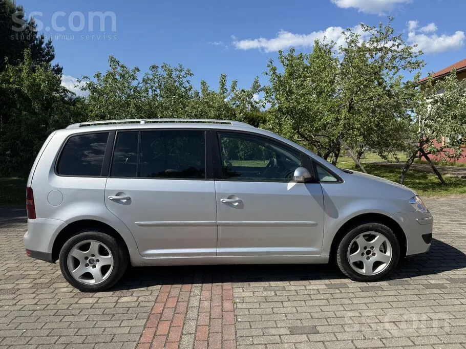 Volkswagen Touran 2007 photo 4