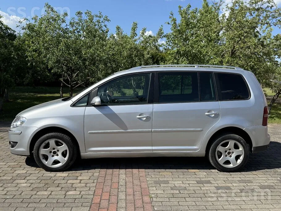 Volkswagen Touran 2007 photo 3